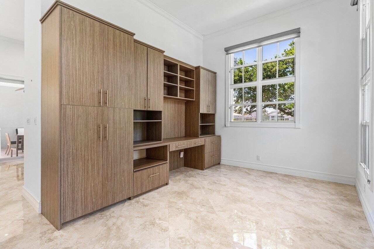 4023 Nw 58th St - Photo 6 of 20