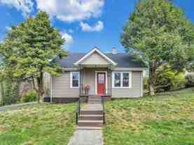 1735 20th St Ne - Photo 1 of 1