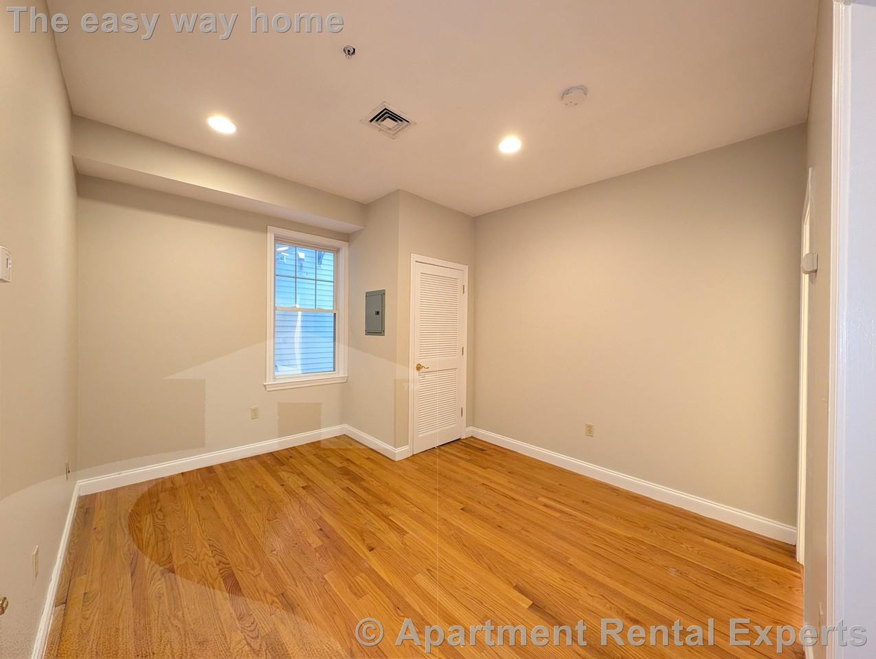 466 Green St #2 - Photo 5 of 9