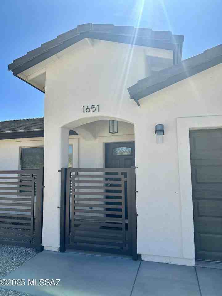 1651 Reno Ct - Photo 2 of 18