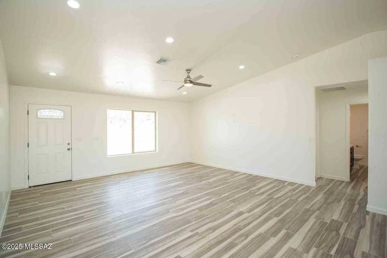 1651 Reno Ct - Photo 3 of 18