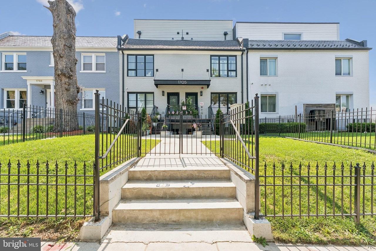 1705 Trinidad Ave Ne Apt 2 #2 - Photo 2 of 24