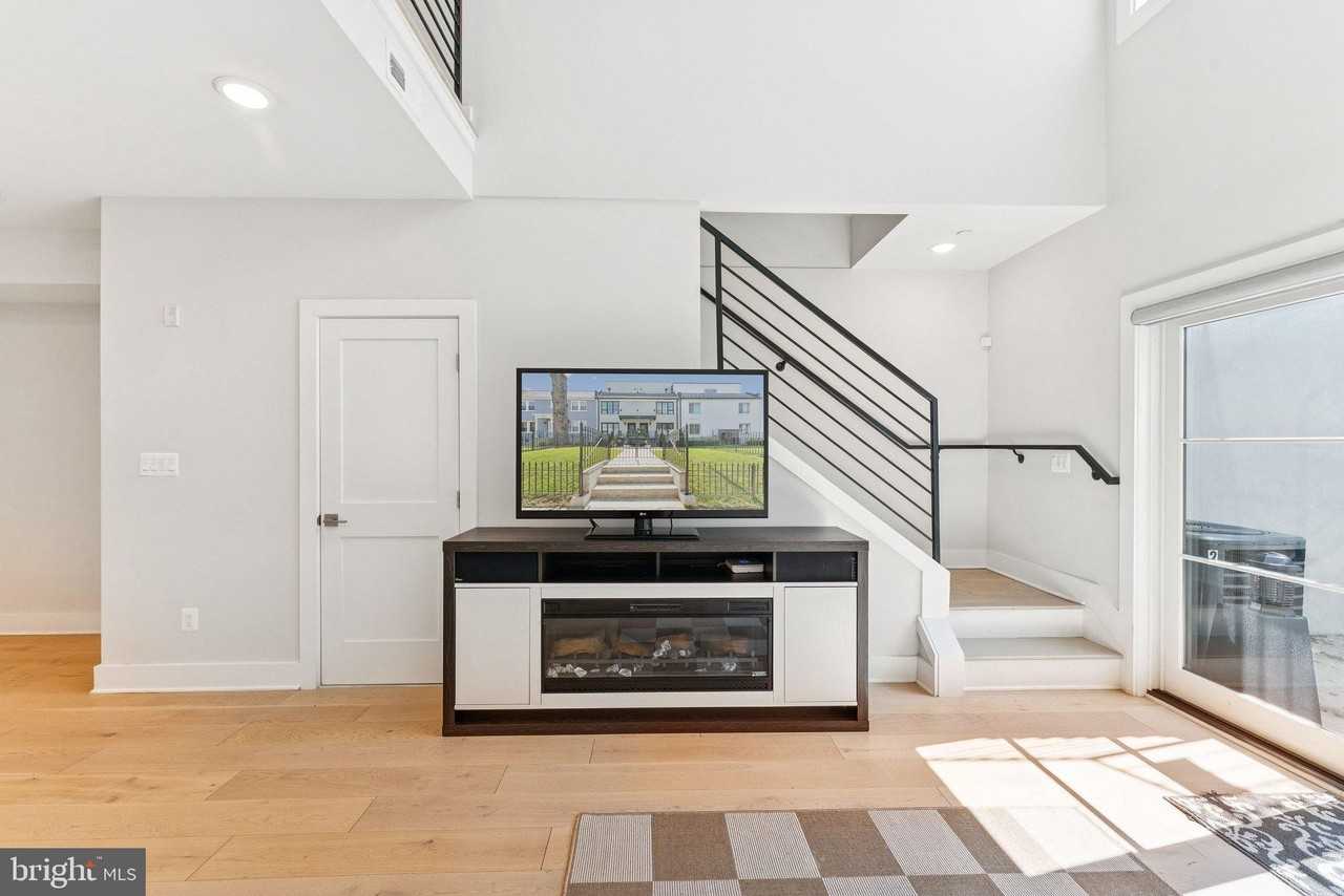 1705 Trinidad Ave Ne Apt 2 #2 - Photo 5 of 24