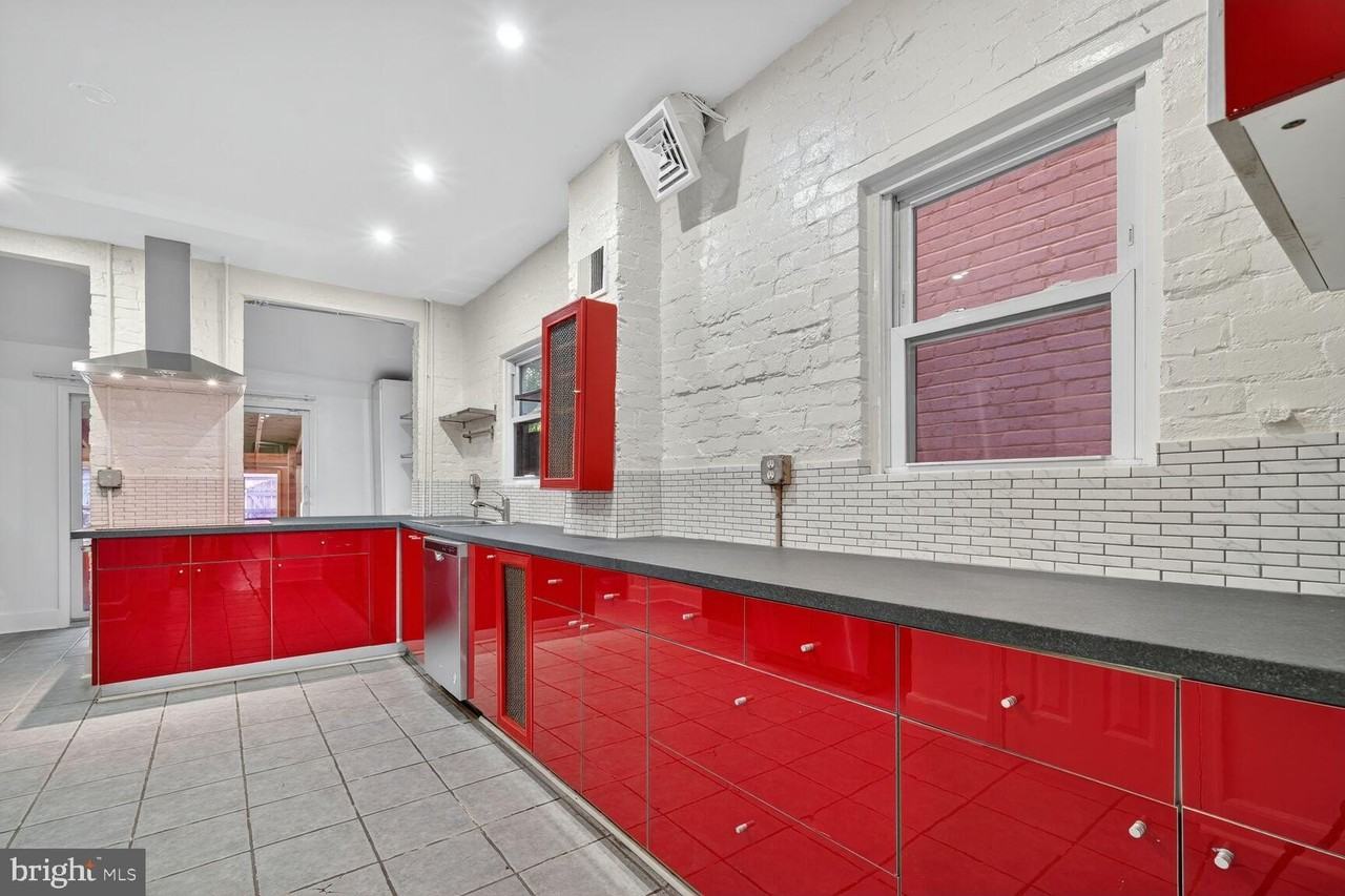 1635 Marion Street Northwest - Photo 7 of 27