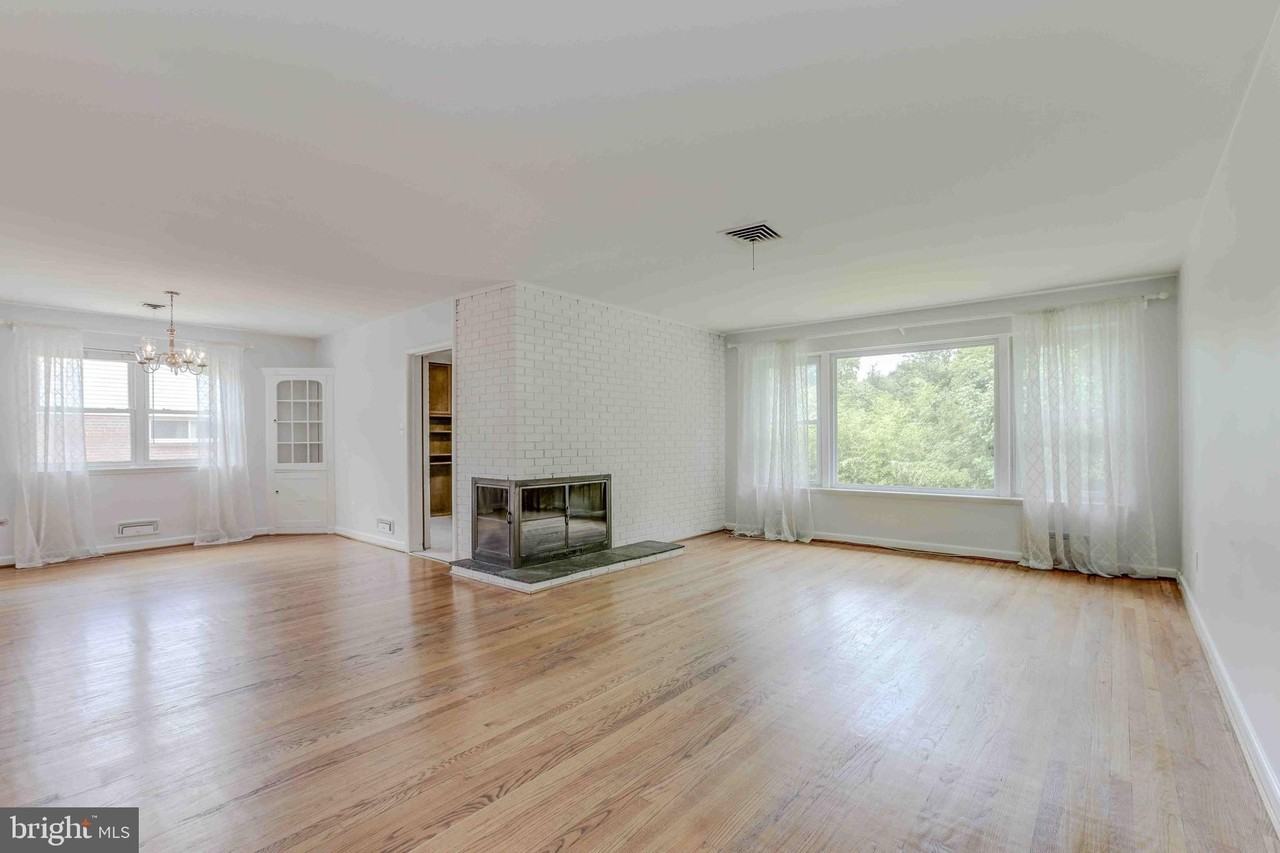 3215 Brooklawn Terrace - Photo 4 of 21