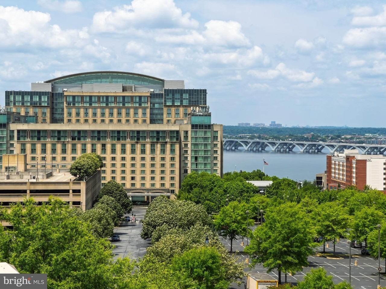 510 Overlook Park Dr Unit 32 #32 - Photo 4 of 50