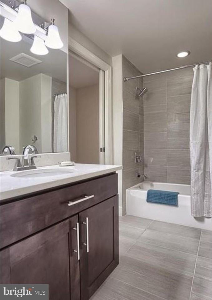 231 State St Apt 802 #802 - Photo 7 of 27