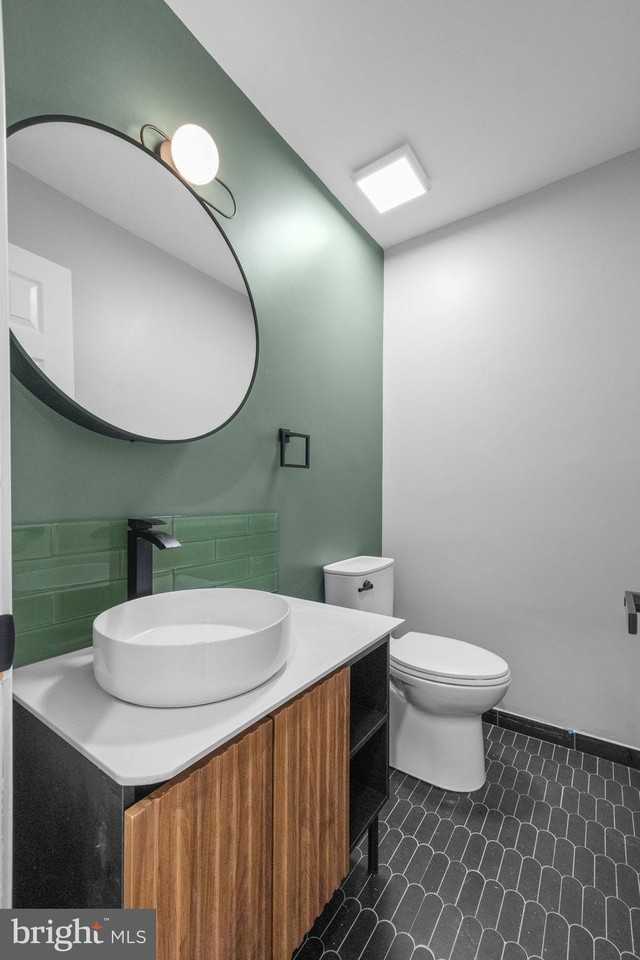 548 Susan Dr - Photo 5 of 27