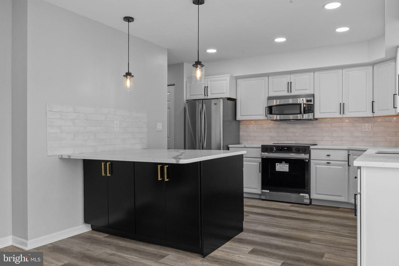 548 Susan Dr - Photo 7 of 27