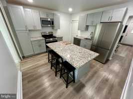 featured image of 4364 Fleming St