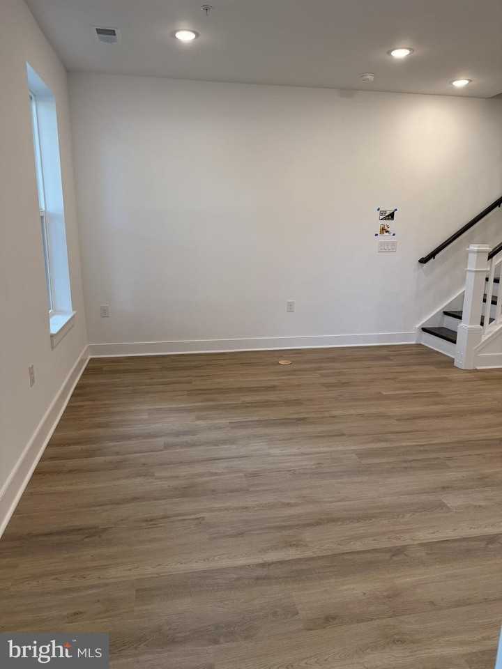 4805 Bauhaus Sq - Photo 3 of 24