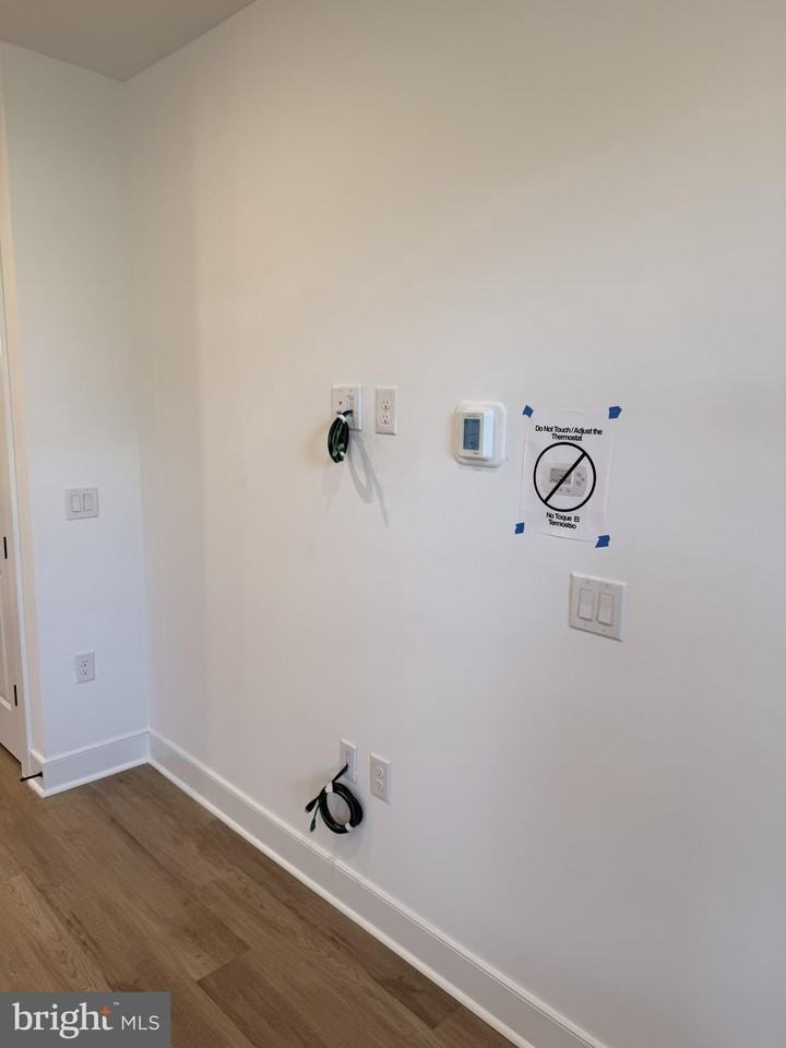 4805 Bauhaus Sq - Photo 4 of 24