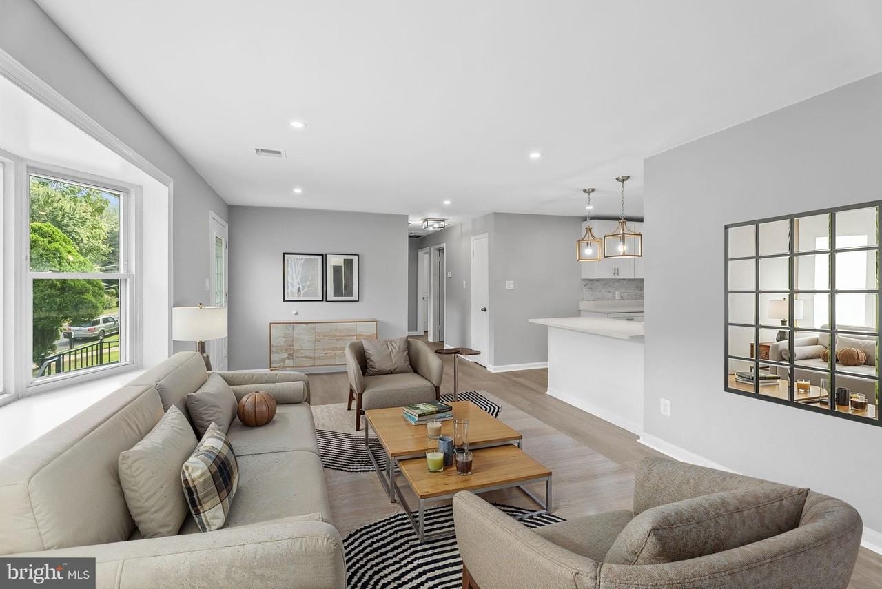 5822 Brookview Drive - Photo 2 of 39