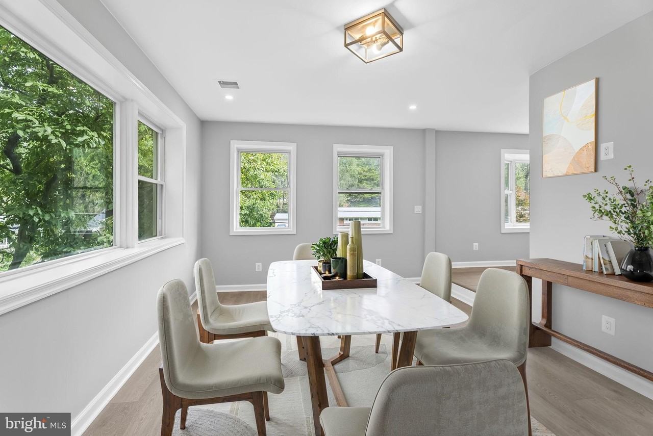 5822 Brookview Drive - Photo 3 of 39