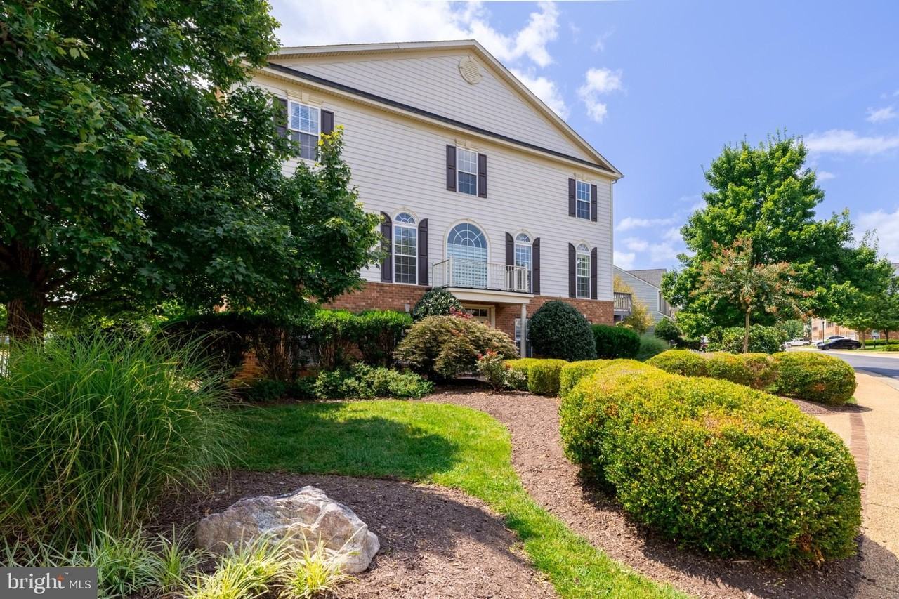 2915 Murano Way #A - Photo 3 of 38