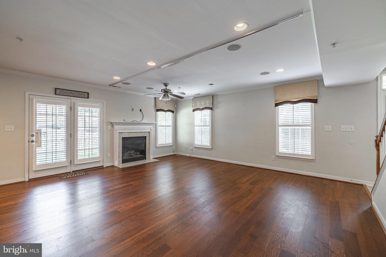 2915 Murano Way #A - Photo 4 of 38