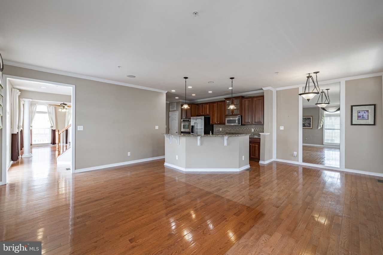 2915 Murano Way #A - Photo 7 of 38
