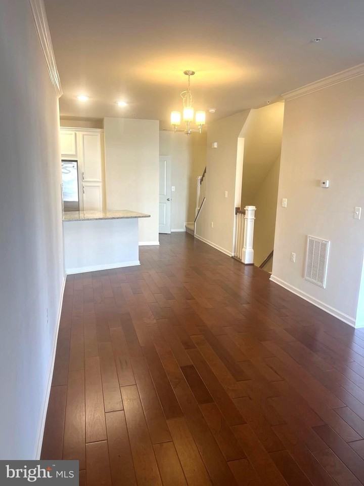 43031 Foxtrail Woods Ter Unit 107 #107 - Photo 3 of 38