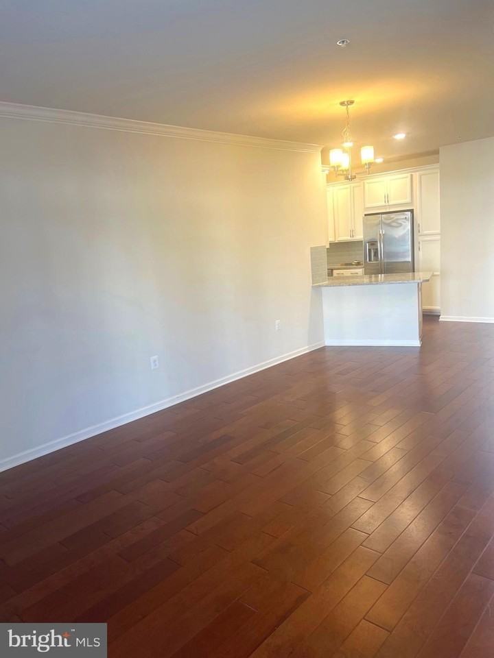 43031 Foxtrail Woods Ter Unit 107 #107 - Photo 4 of 38