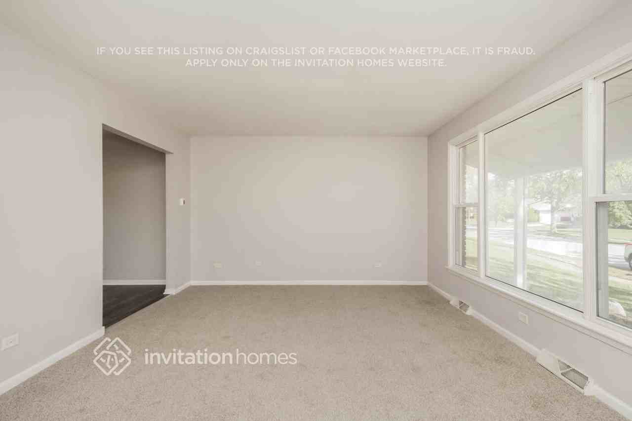 3510 Maple Ln - Photo 7 of 19