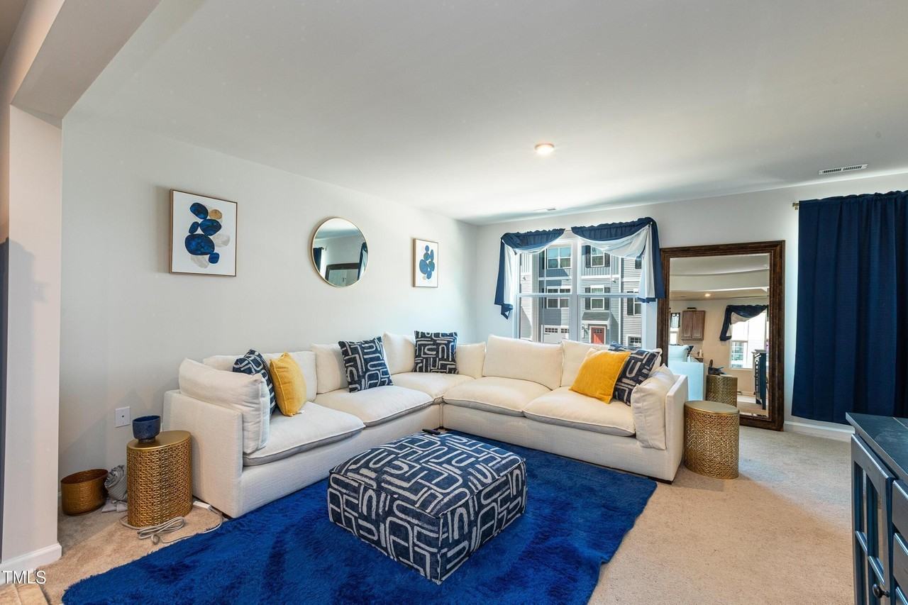 4005 Lush Grove Drive - Photo 6 of 19