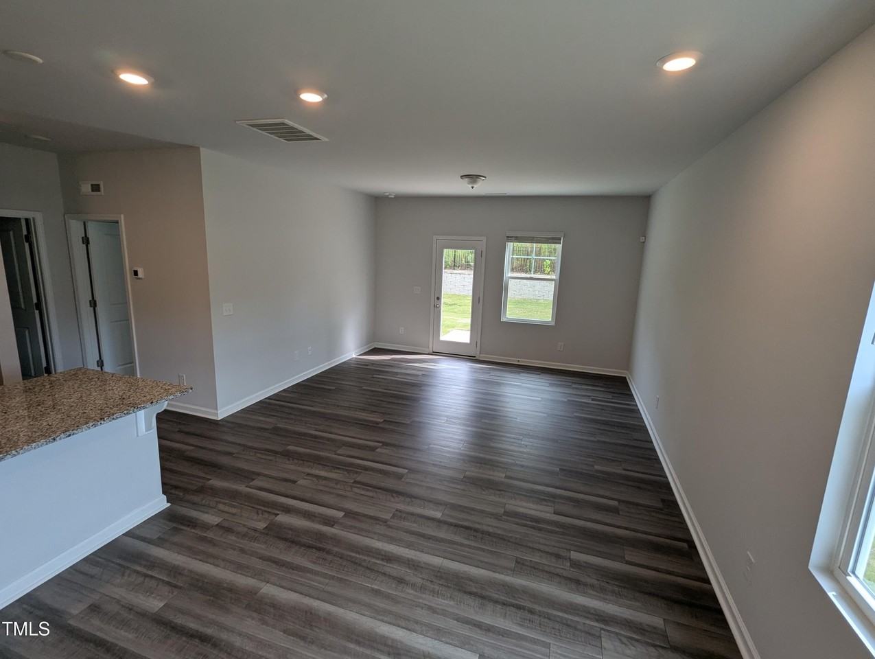 4020 Whitney Peak Dr - Photo 4 of 21