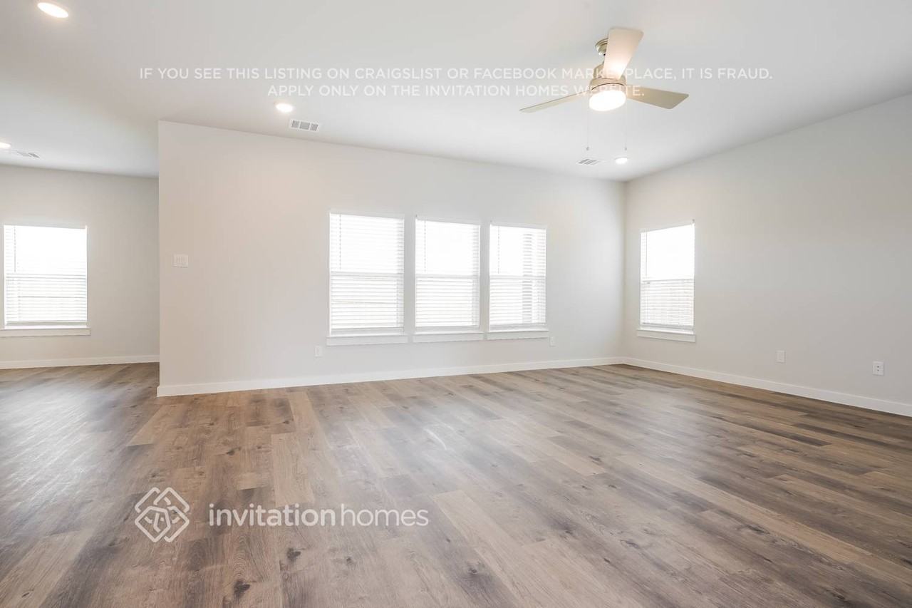 430 Amberville Drive - Photo 5 of 17