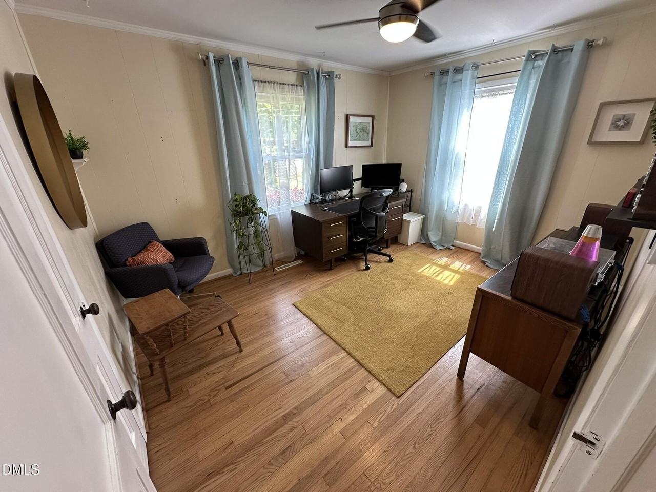 1516 London Circle - Photo 2 of 50