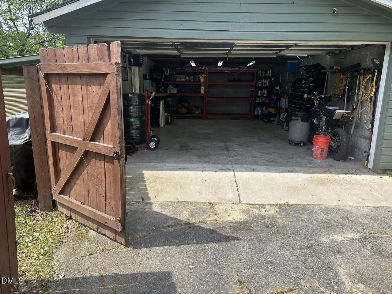 1516 London Circle - Photo 5 of 50