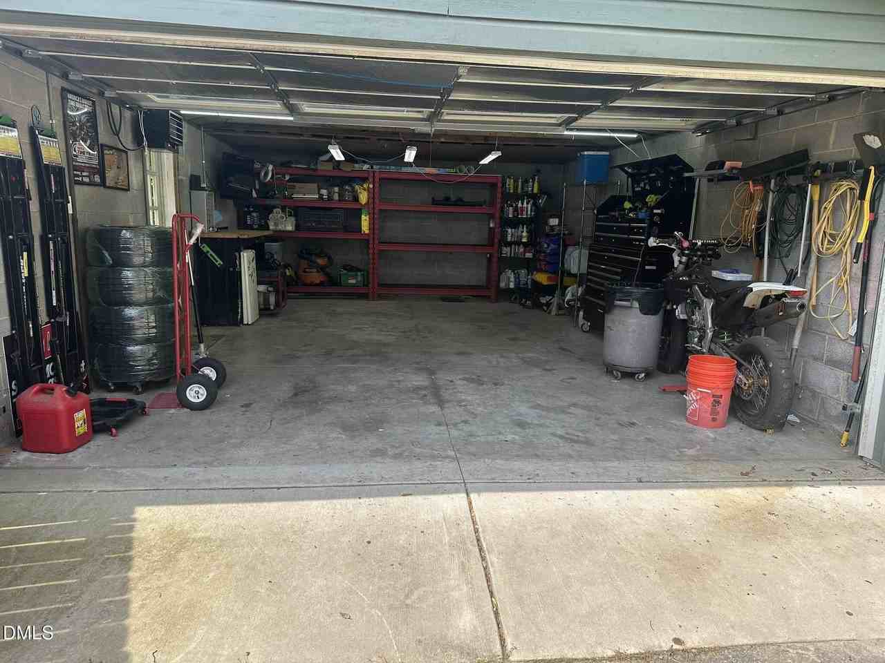 1516 London Circle - Photo 6 of 50