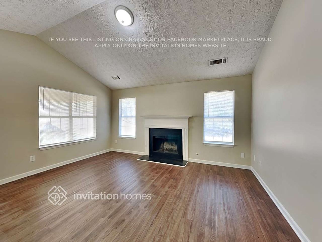 125 S Greenfield Cir - Photo 3 of 18