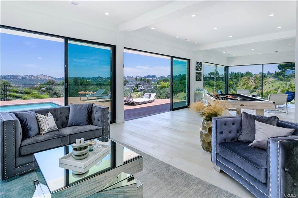 9653 Highridge Dr - Photo 2 of 8