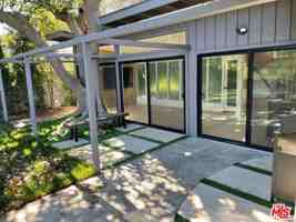 featured image of 15434 Mulholland Dr