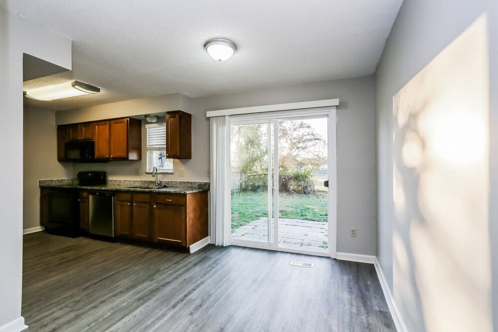 3117 Falcon Bridge Dr - Photo 7 of 25