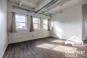 featured image of 932 W Dakin St #301