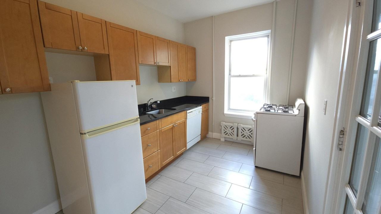 36 Highgate St #6 - Photo 6 of 27