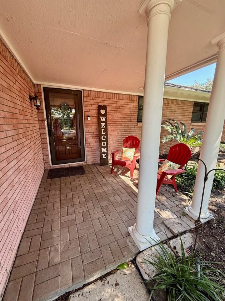 5314 Manor Creek Ln - Photo 4 of 18