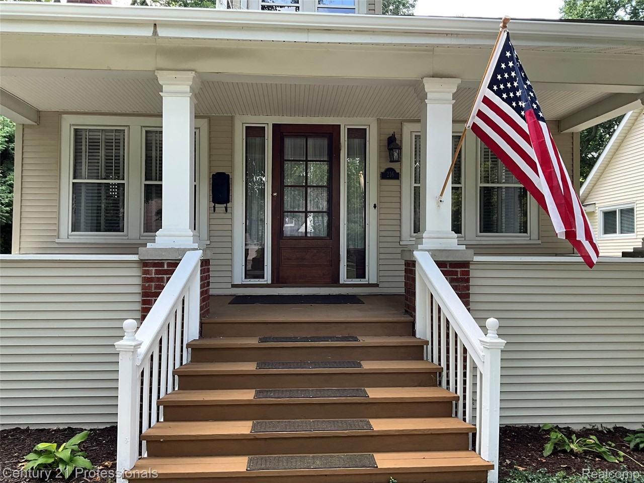 216 Woodside Road - Photo 2 of 37