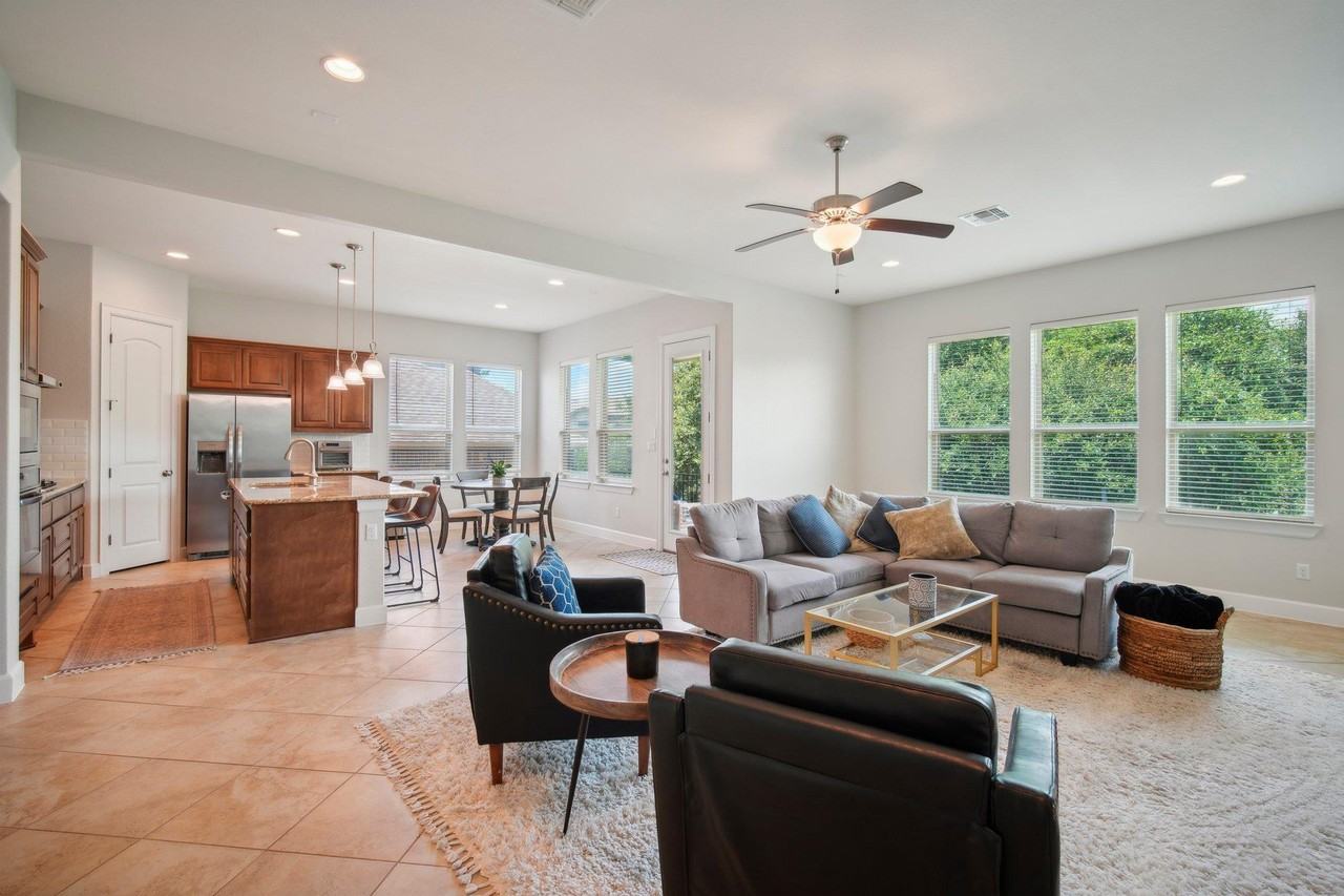 134 Summer Square Dr - Photo 7 of 34