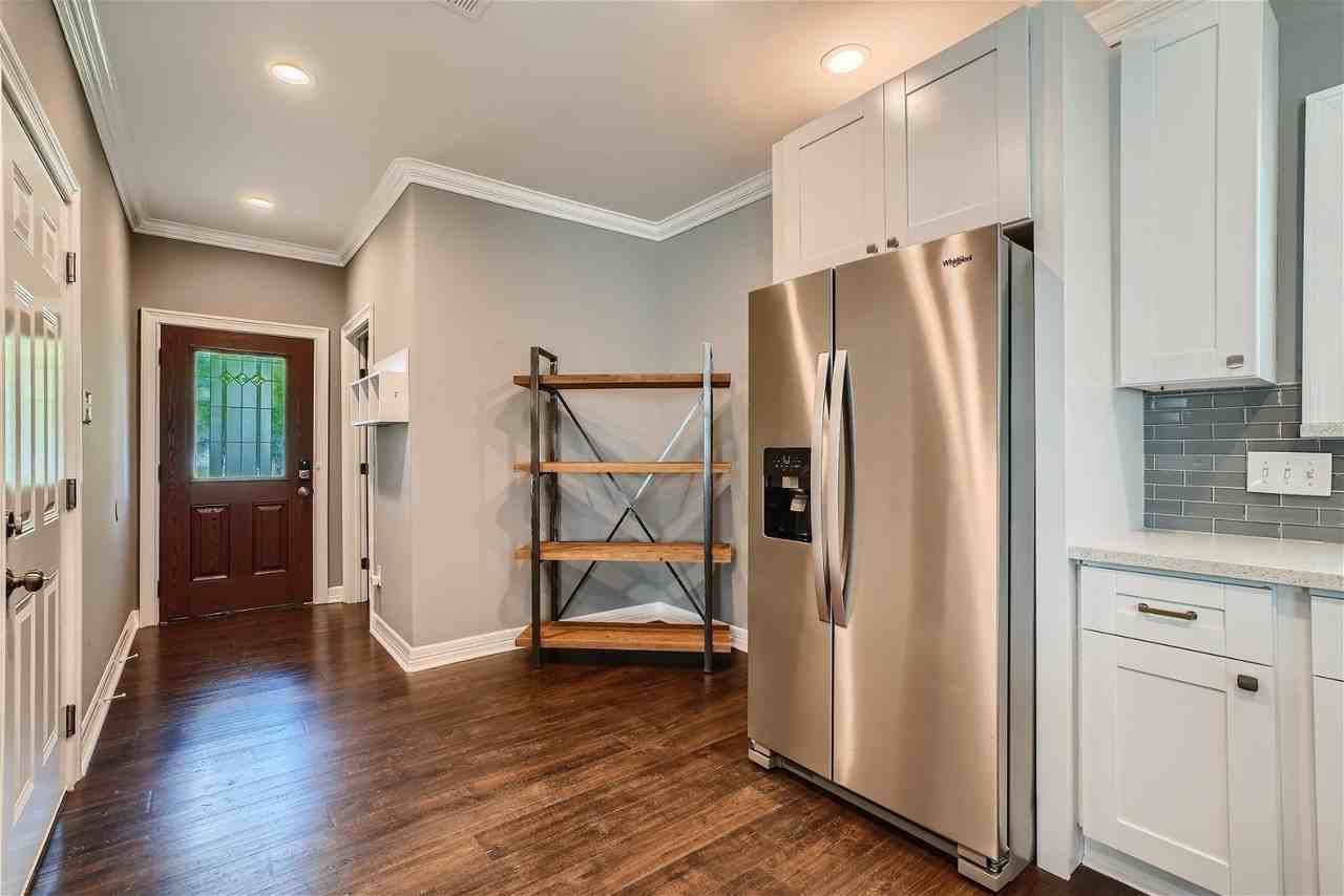 3801 Oxford St - Photo 5 of 27