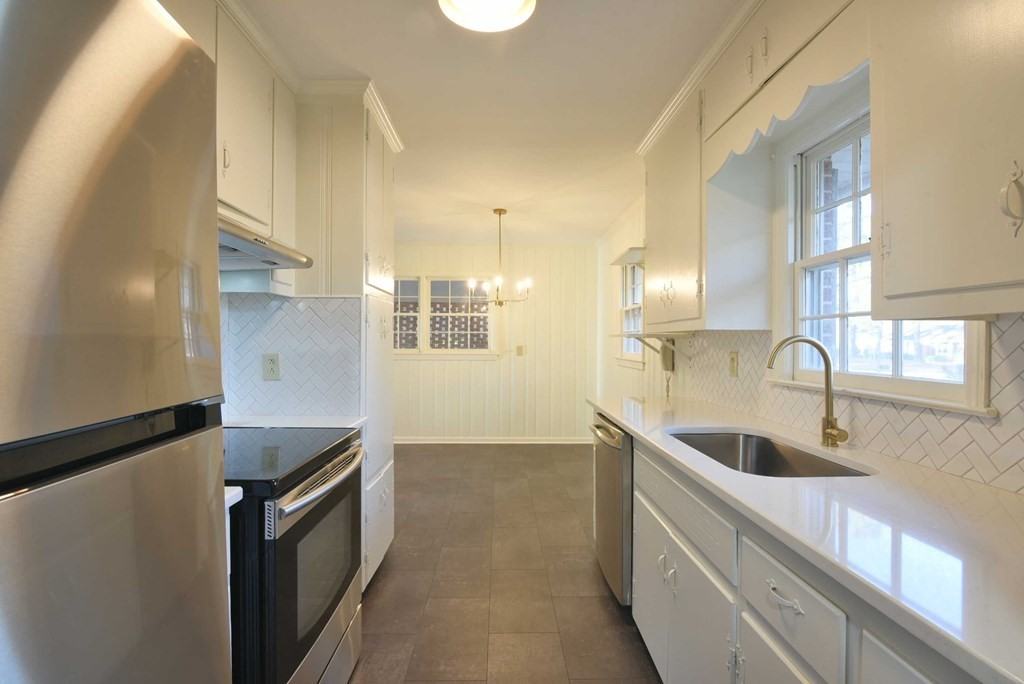 1811 W Lakeridge Dr - Photo 4 of 25