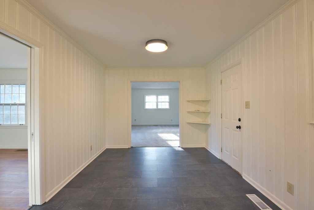 1811 W Lakeridge Dr - Photo 6 of 25