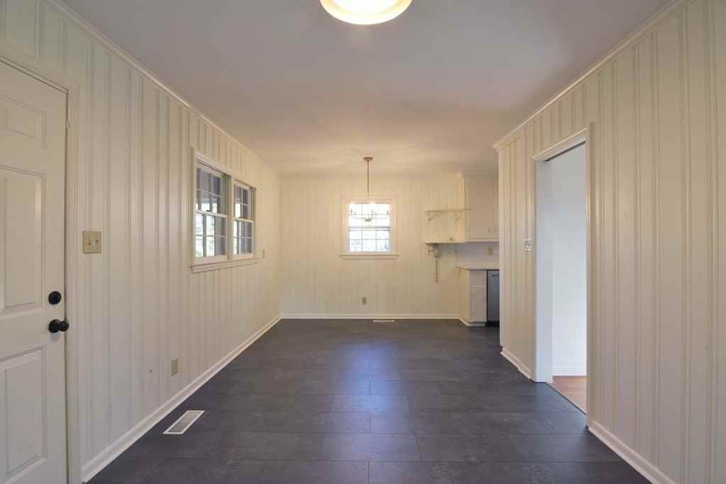 1811 W Lakeridge Dr - Photo 7 of 25