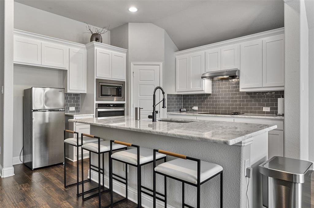 424 Molly Ln - Photo 7 of 30