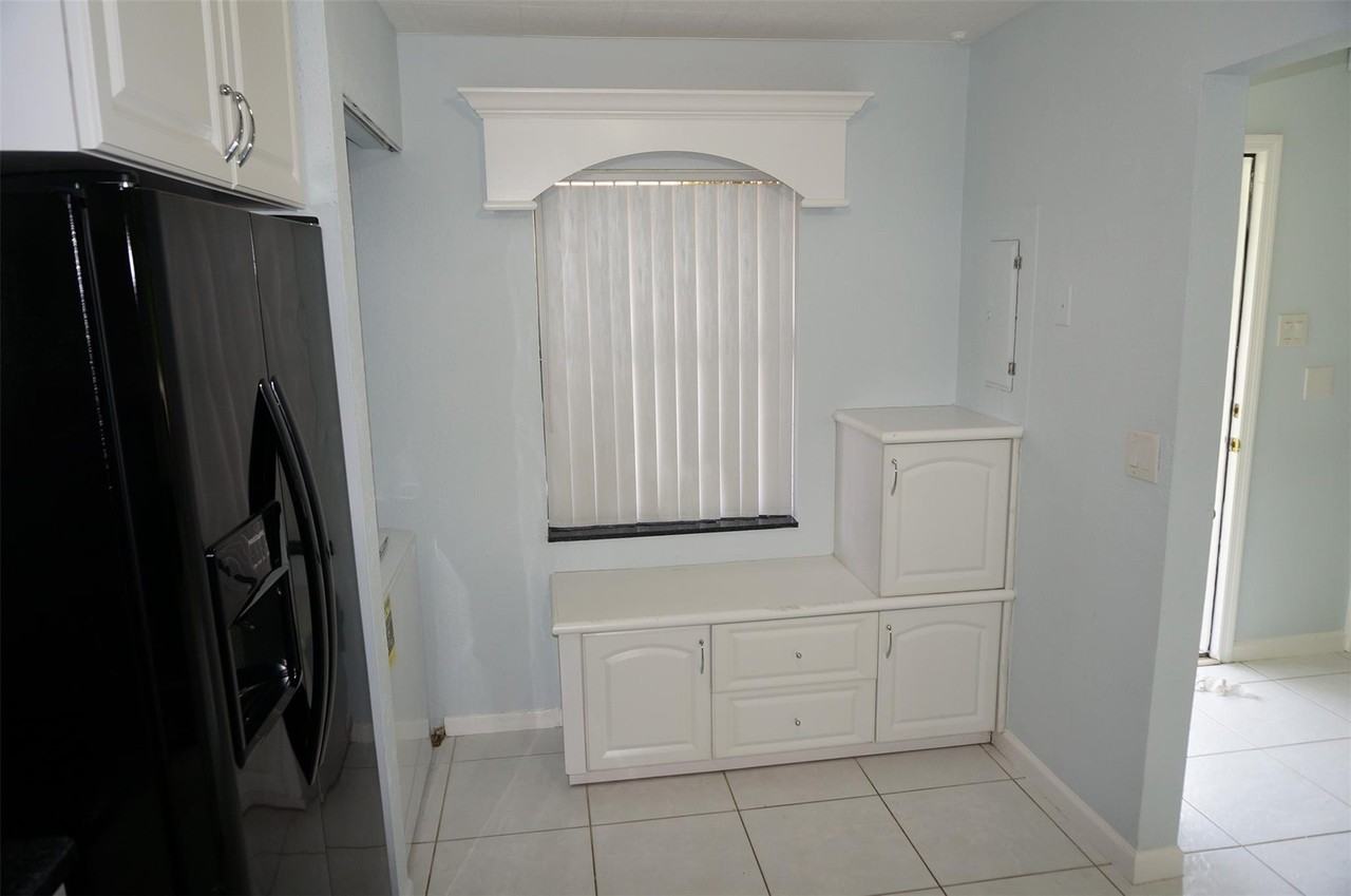 5325 Jog Ln - Photo 4 of 20