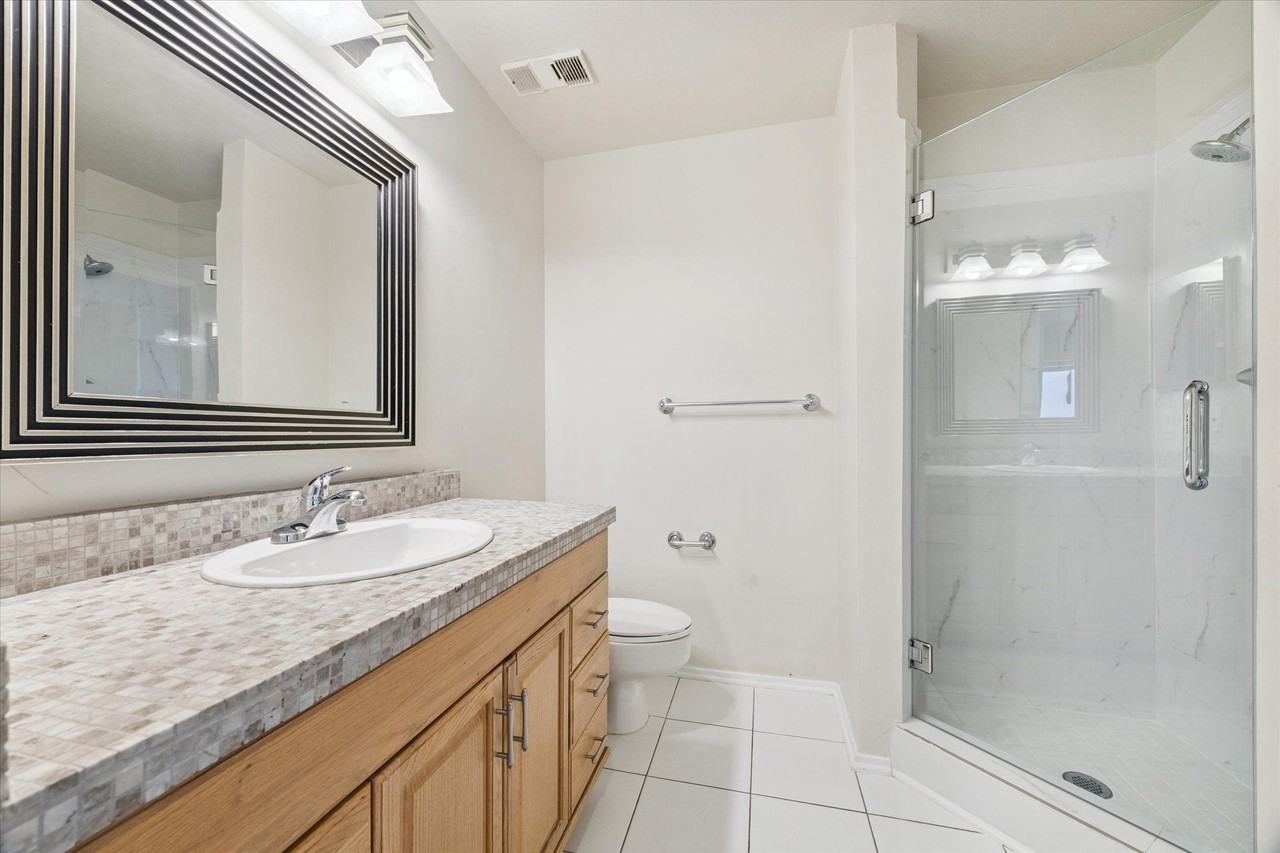 1819 Augusta Dr - Photo 3 of 17