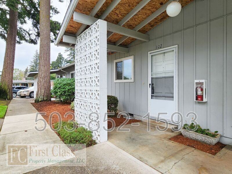 18001 Ne Pacific St #102 - Photo 3 of 25