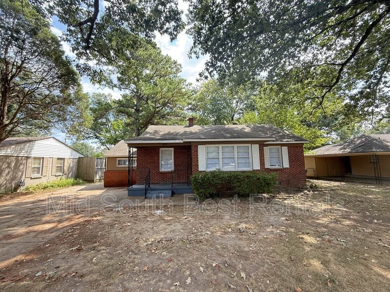 1630 Mount Moriah Road - Photo 2 of 12