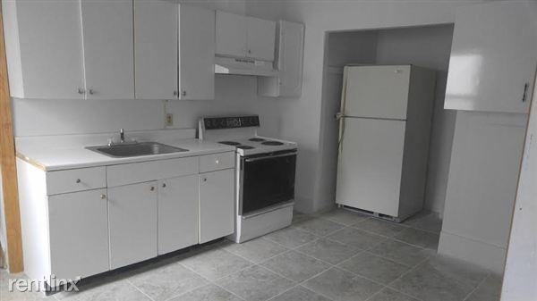 326 N Lumber St - Photo 2 of 4