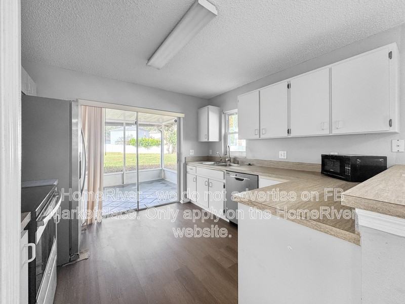 9824 Morris Glen Way - Photo 7 of 24